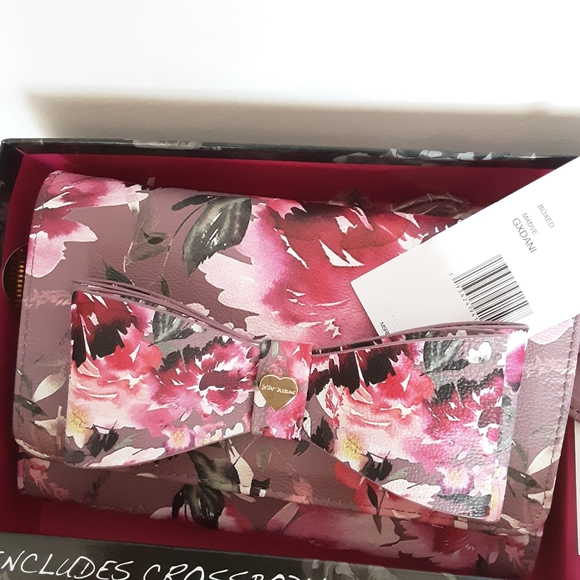 Betsey Johnson Floral Crossbody & Card Case Boxed Set NWT - Picture 4 of 6